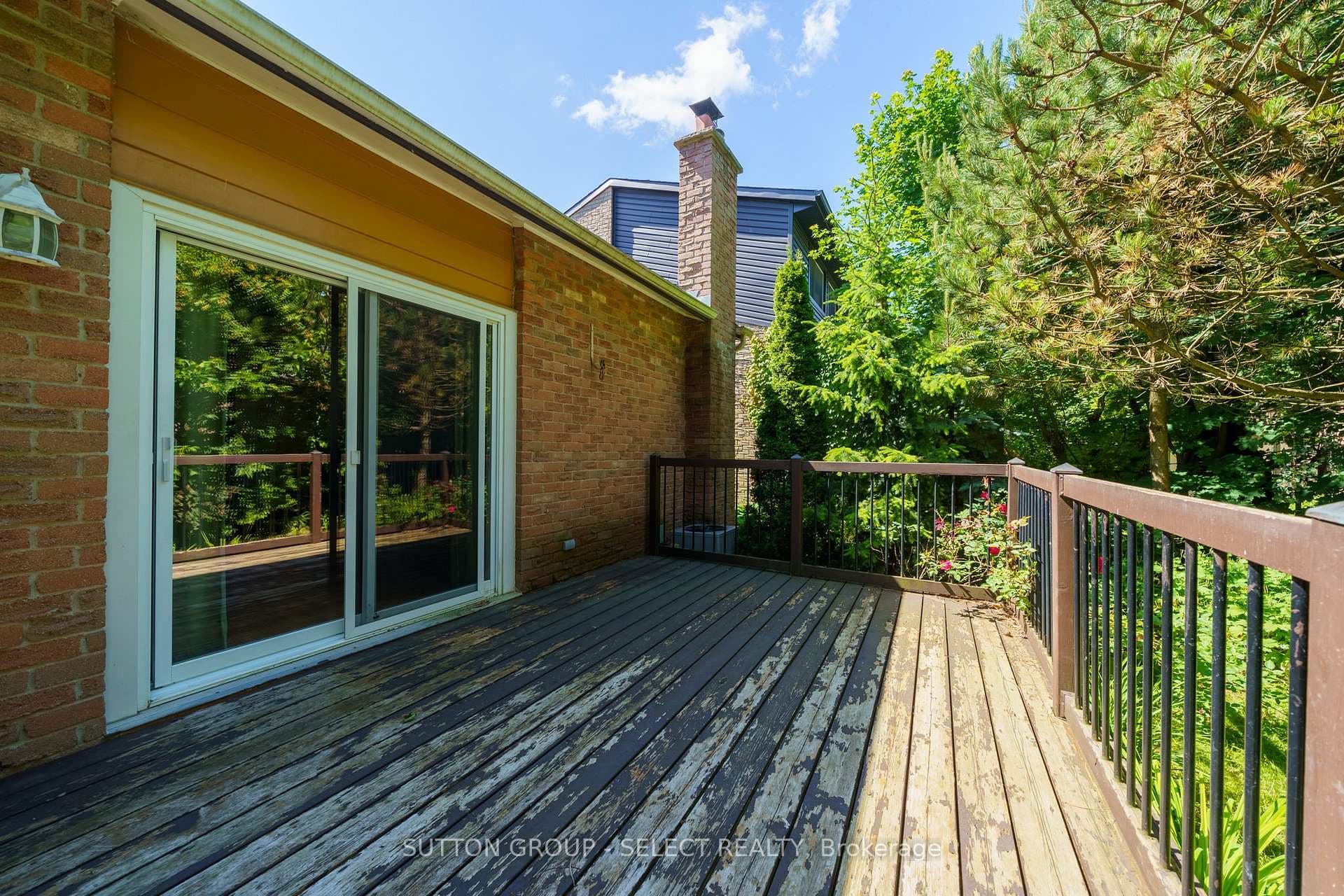 1839 Aldersbrook Road photo 35