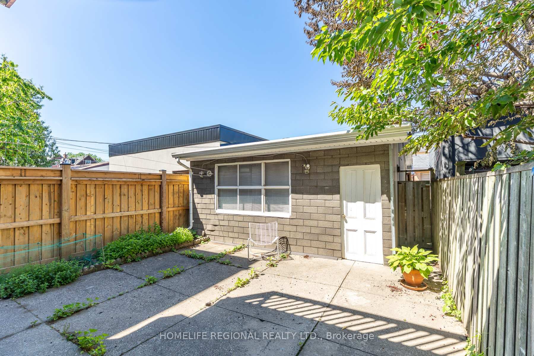 122 Emerson Avenue photo 42