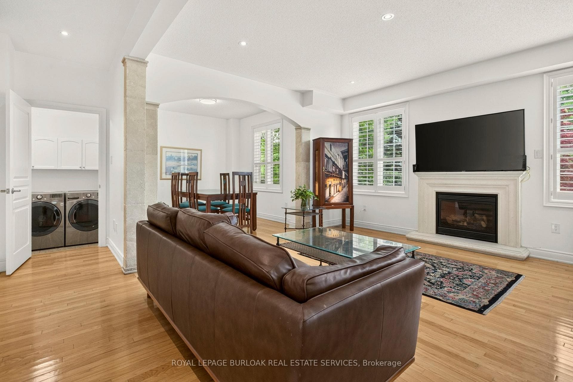 215 Burloak Drive photo 15