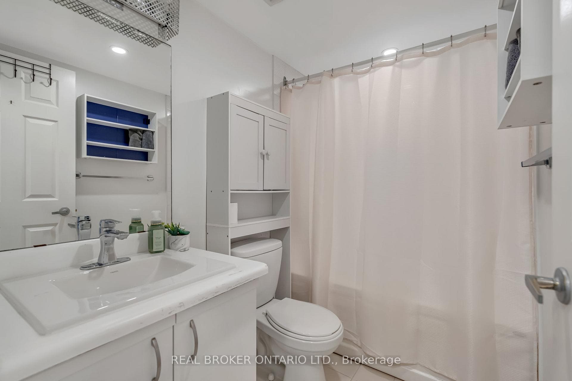 25 Agnes Street Unit 903 photo 6
