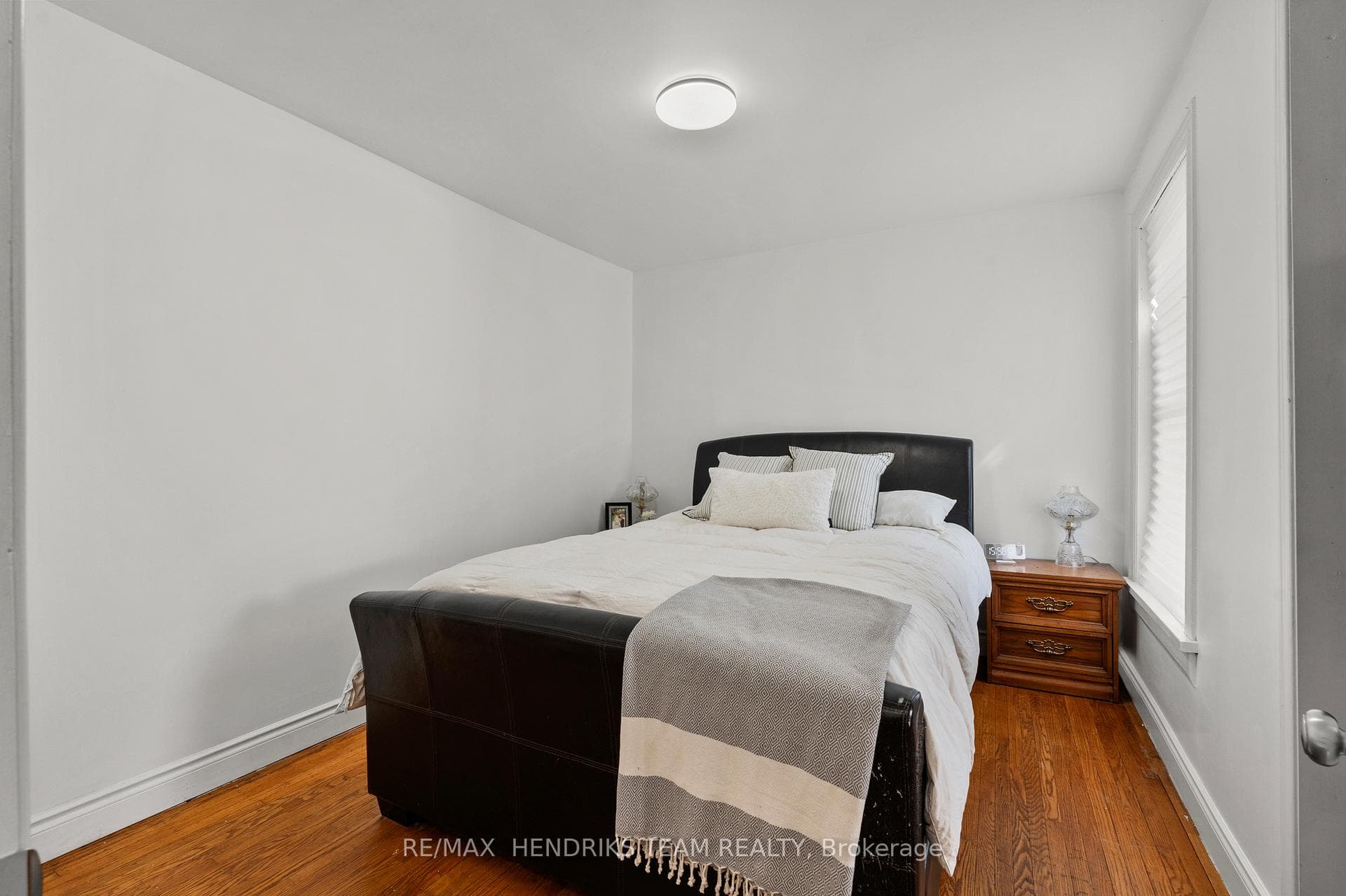 192 Wood Street photo 23