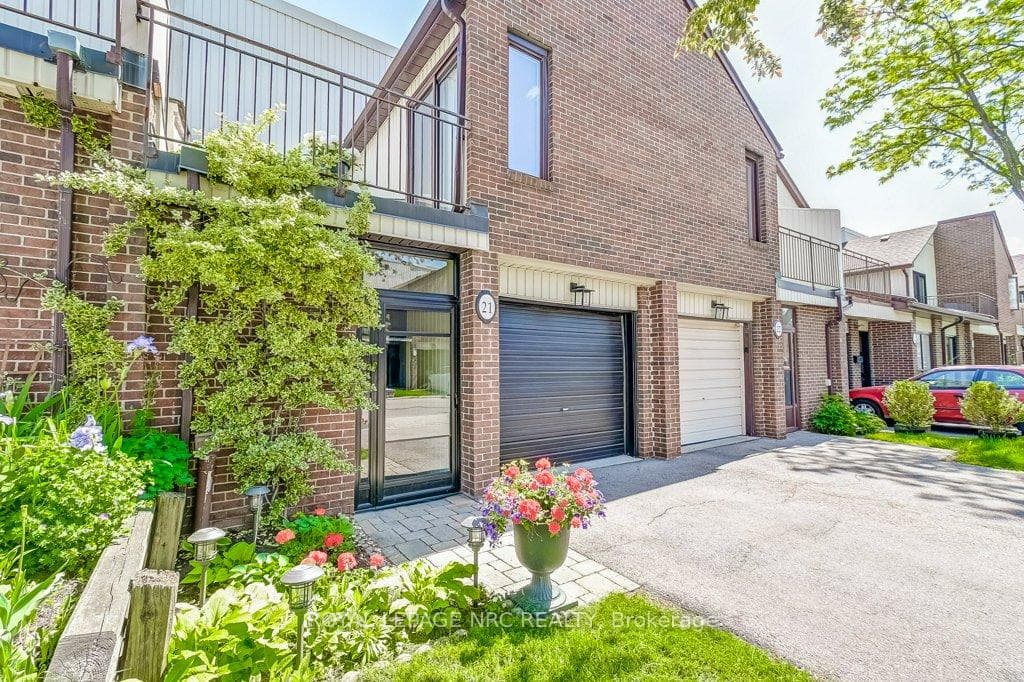 1021 Cedarglen Gate Unit 21 photo 3