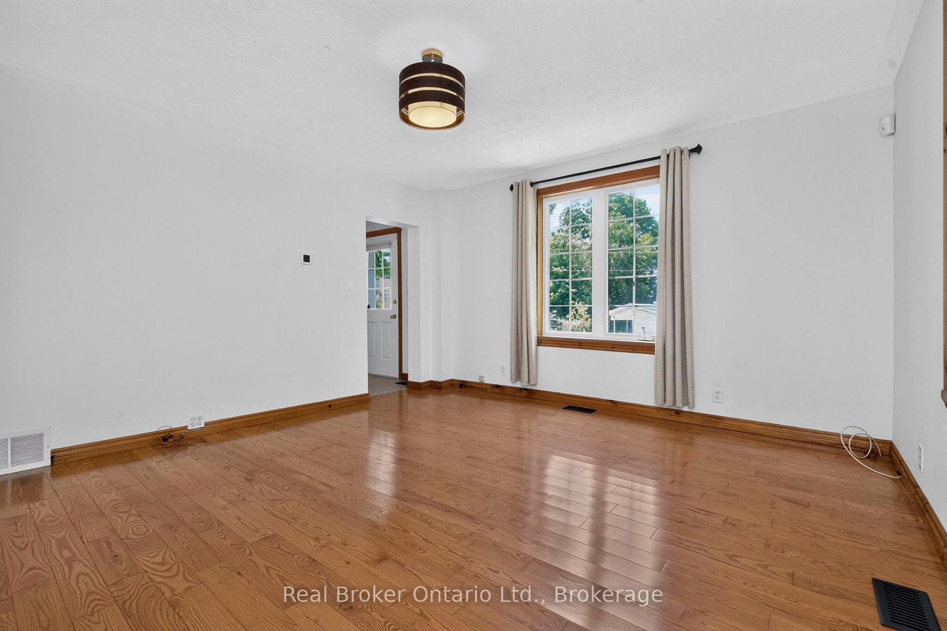 17 Peel Street photo 12