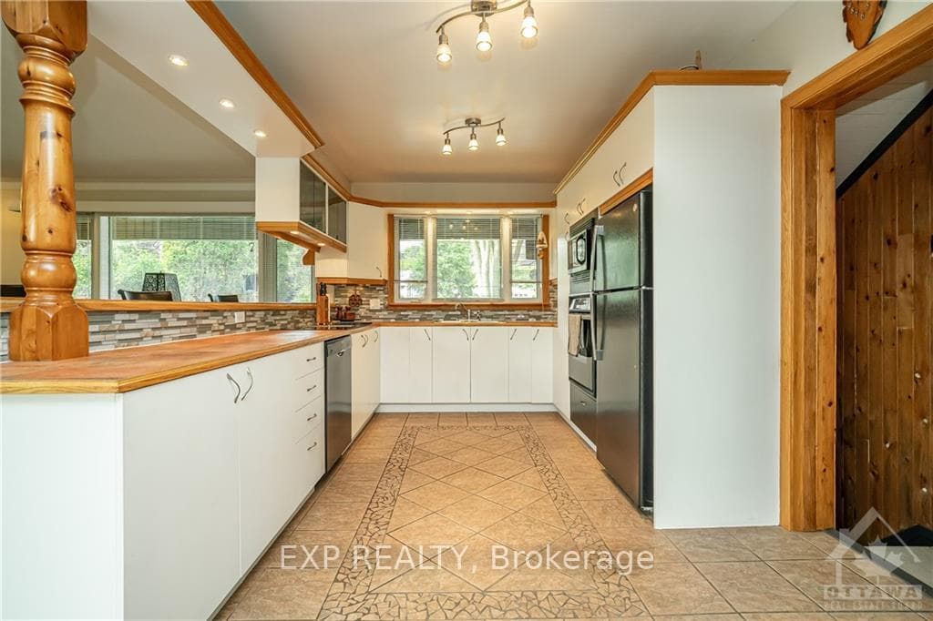 5478 WEST RIVER Drive photo 5