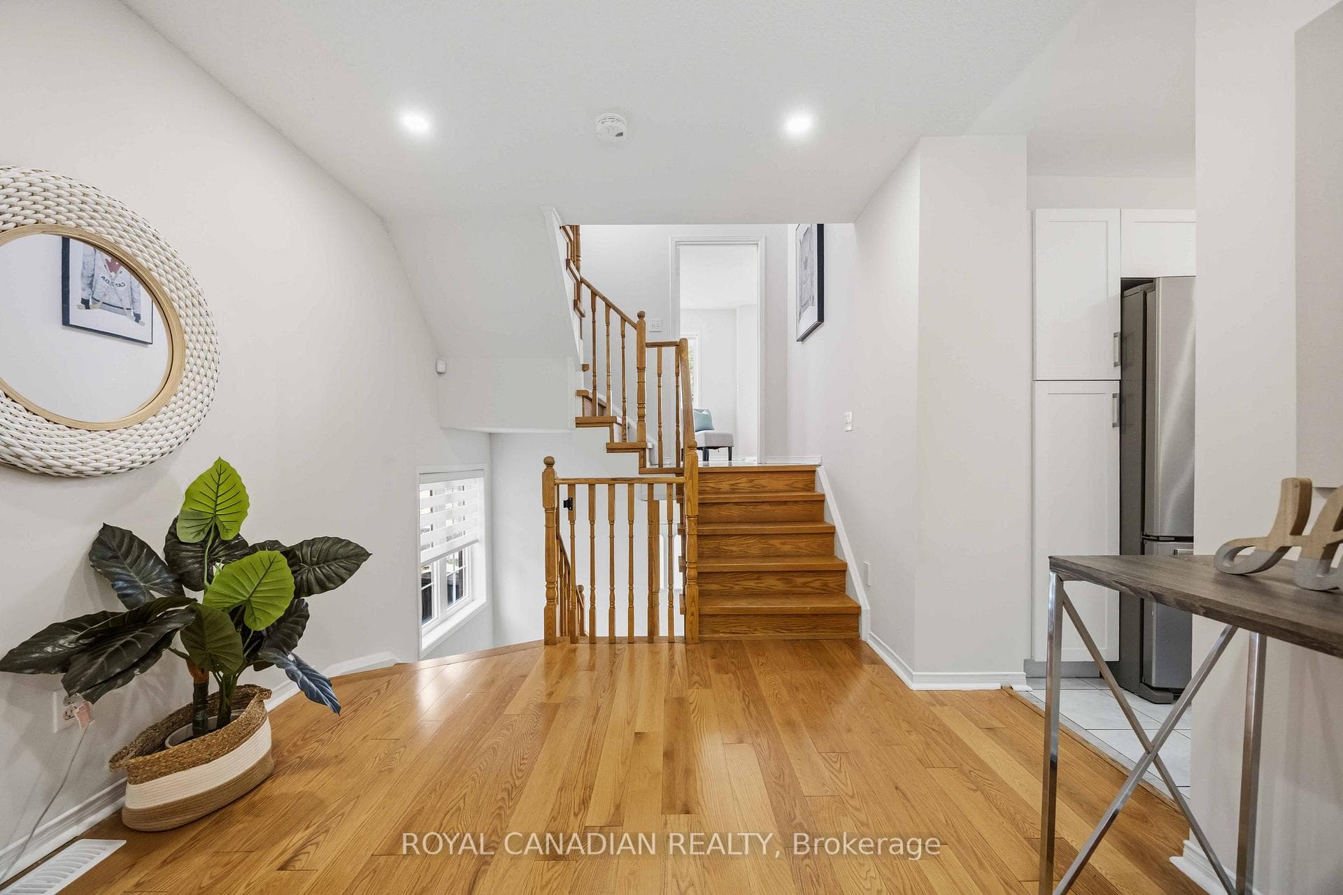 137 Stokely Crescent photo 15