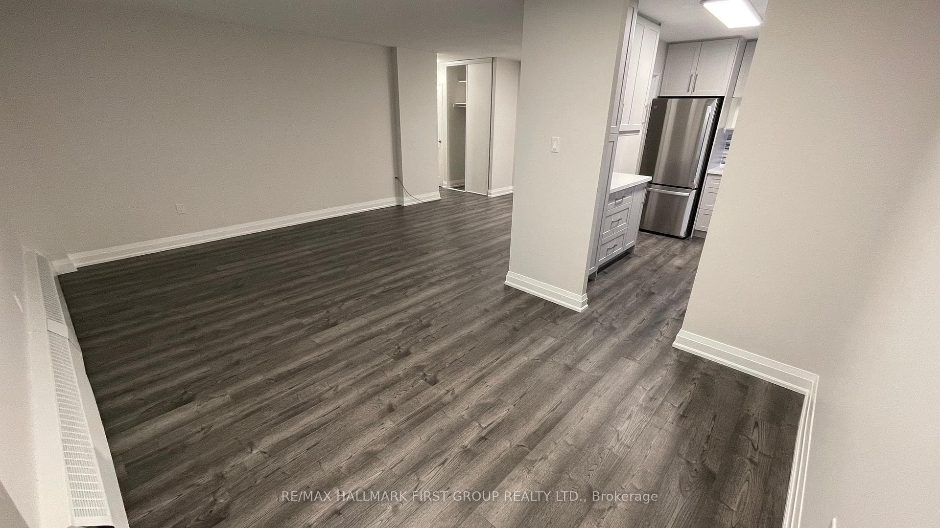 541 Blackthorn Avenue Unit 1109 photo 6