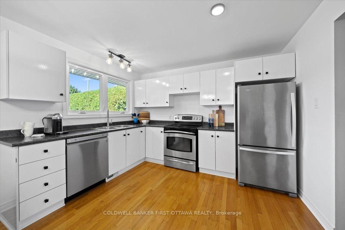 13 Edgebrook Road photo 6