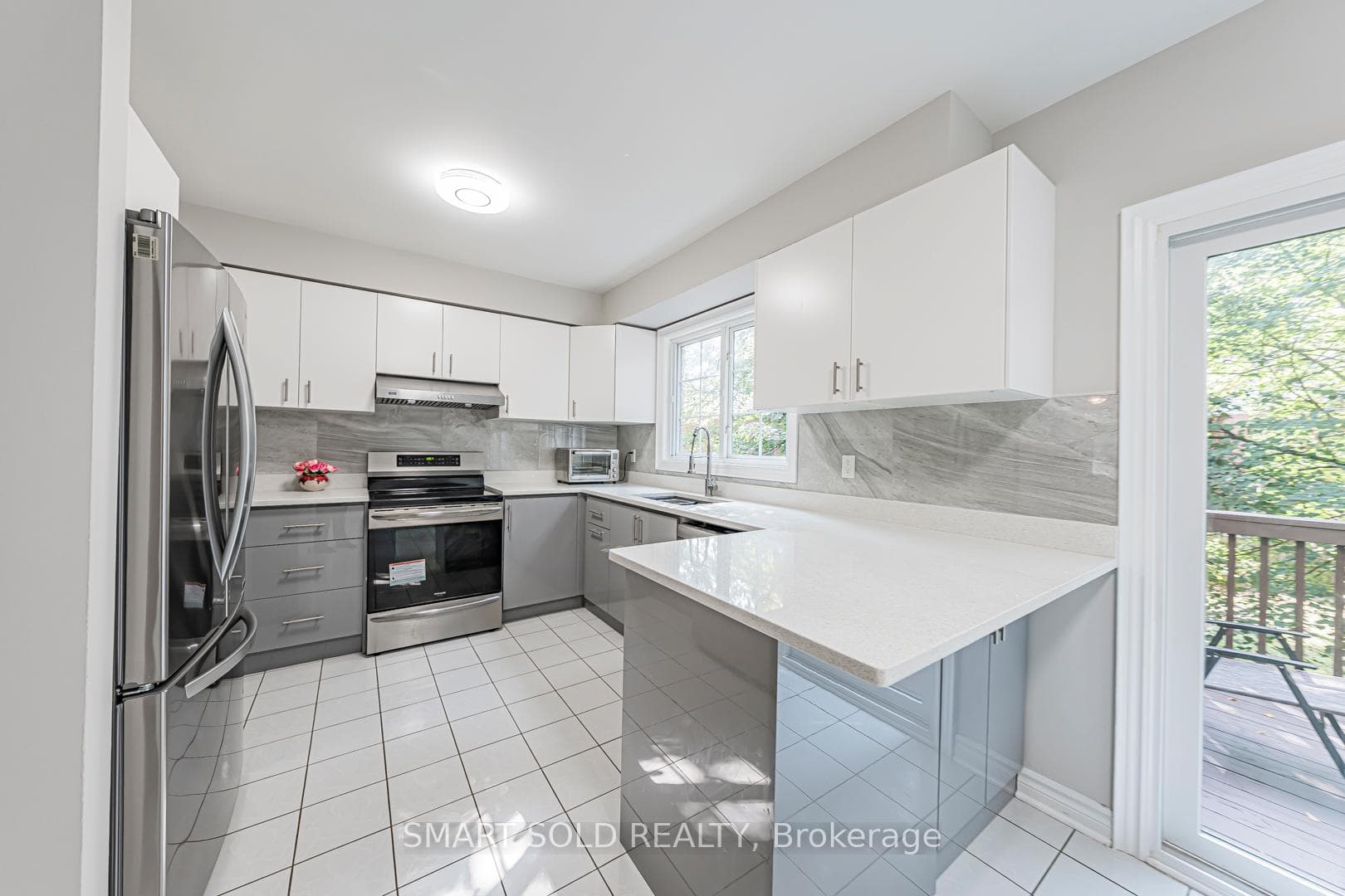 64 Benson Avenue photo 17