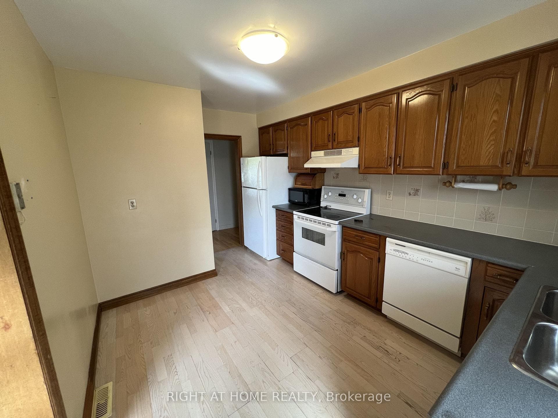 9 Dewlane Drive Unit Main Floor photo 7