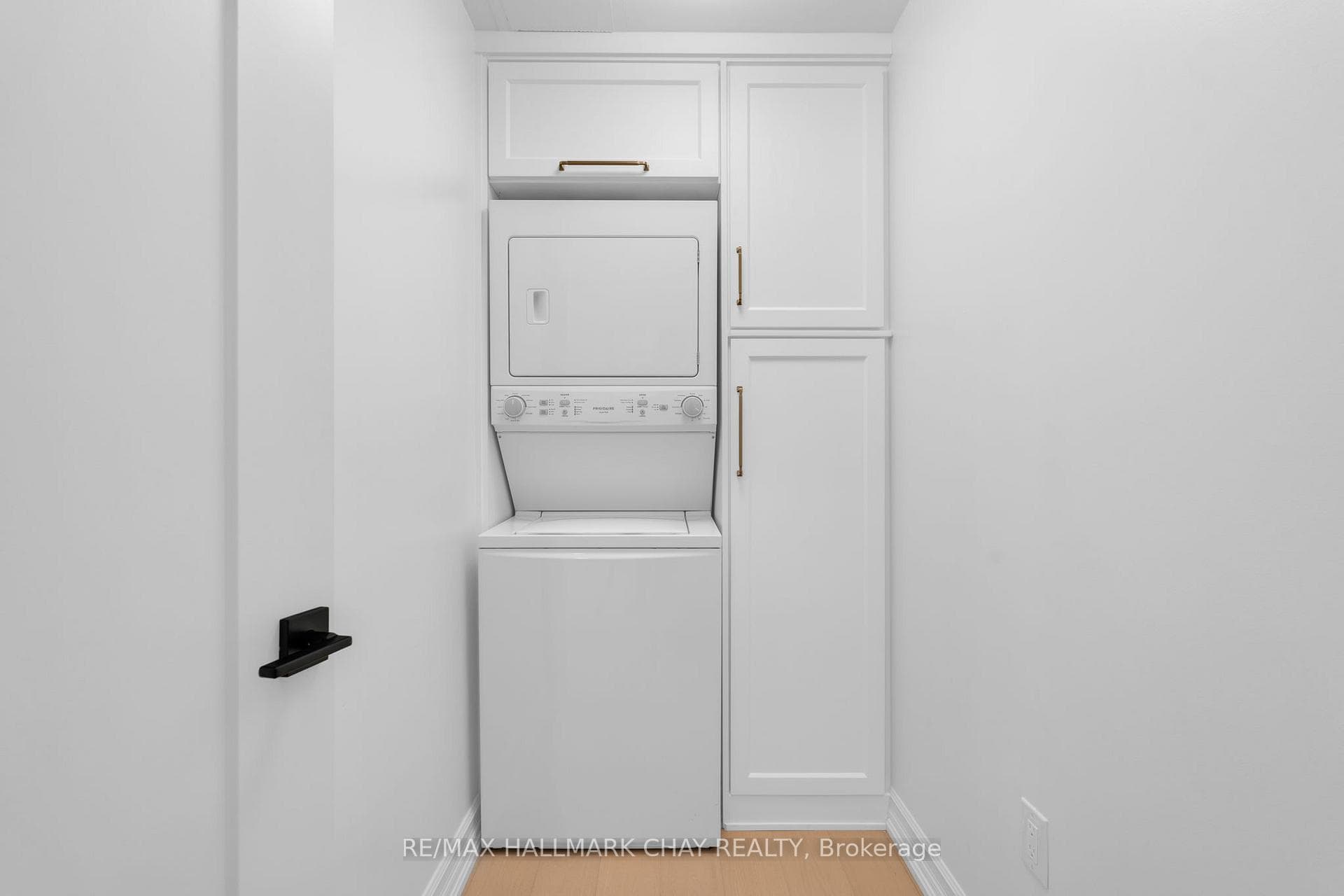 Laundry with custom storage