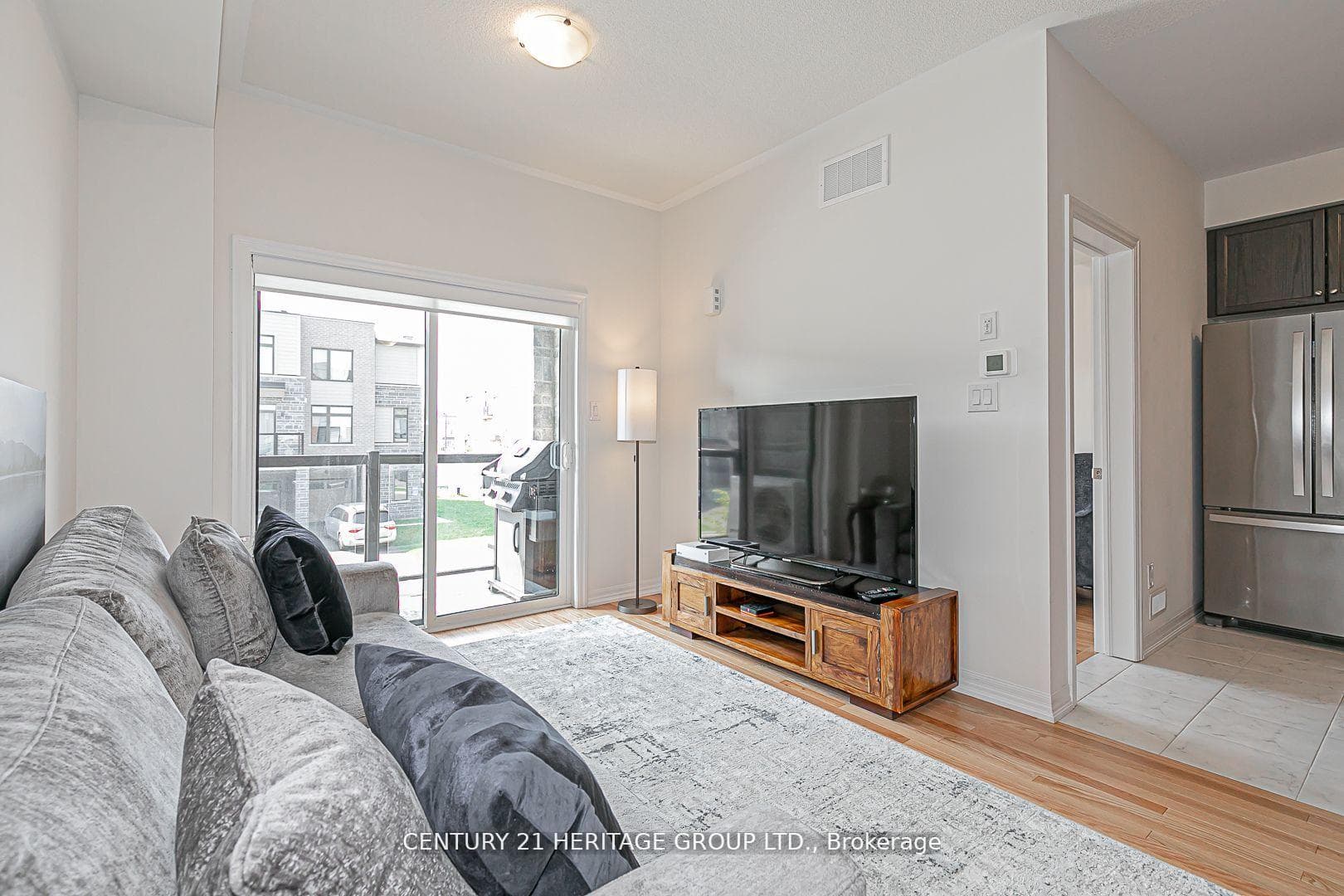50 Delano Way photo 8