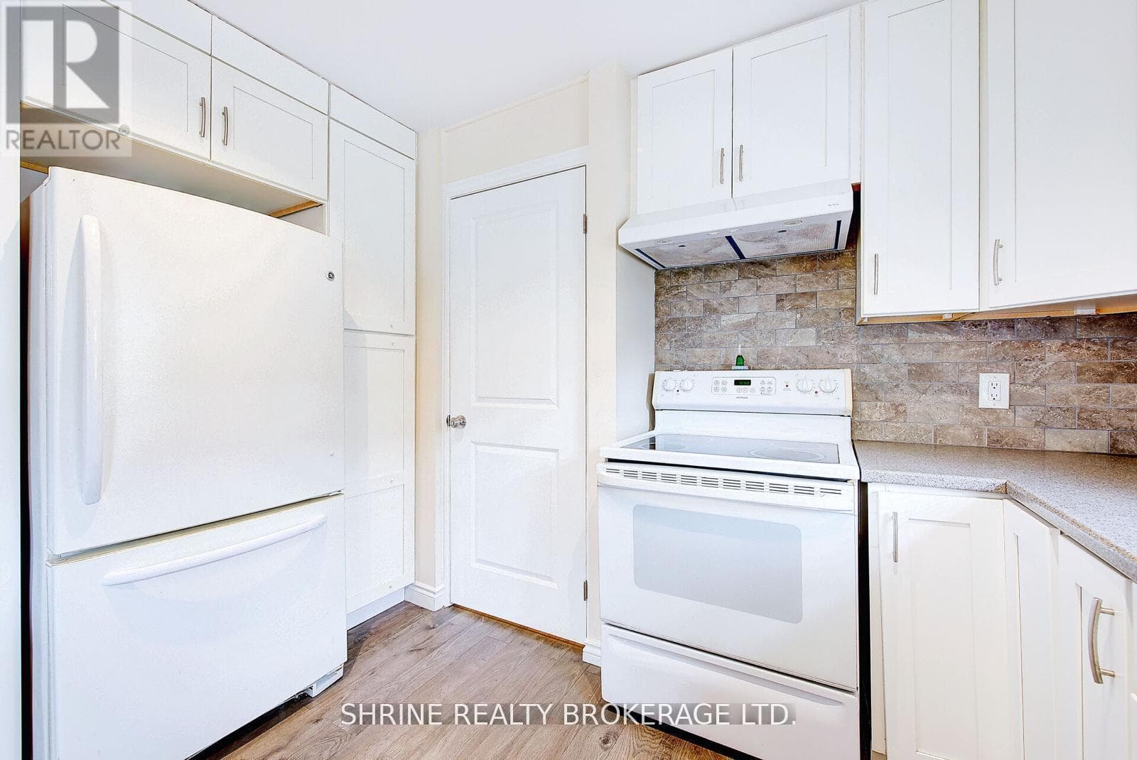 259 Sanders Street photo 5
