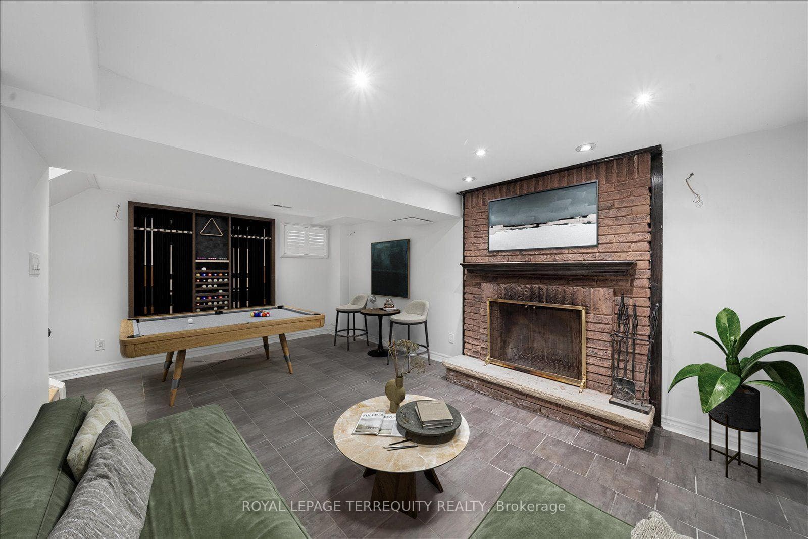 1825 Hyde Mill Crescent photo 36
