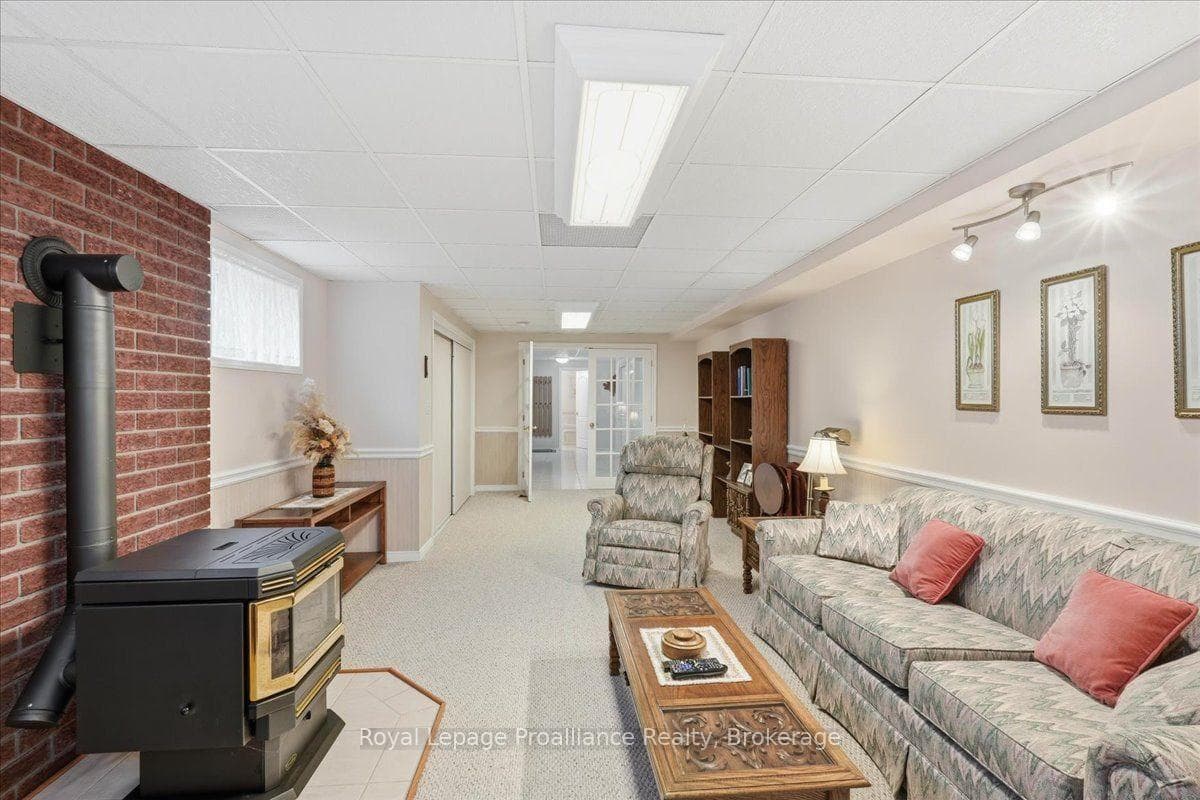 81 Old Troy Road photo 29
