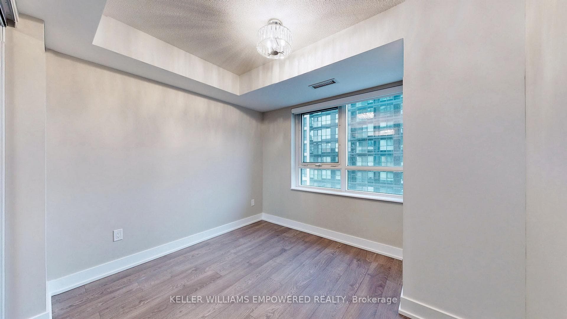 7 Mabelle Avenue Unit 806 photo 24