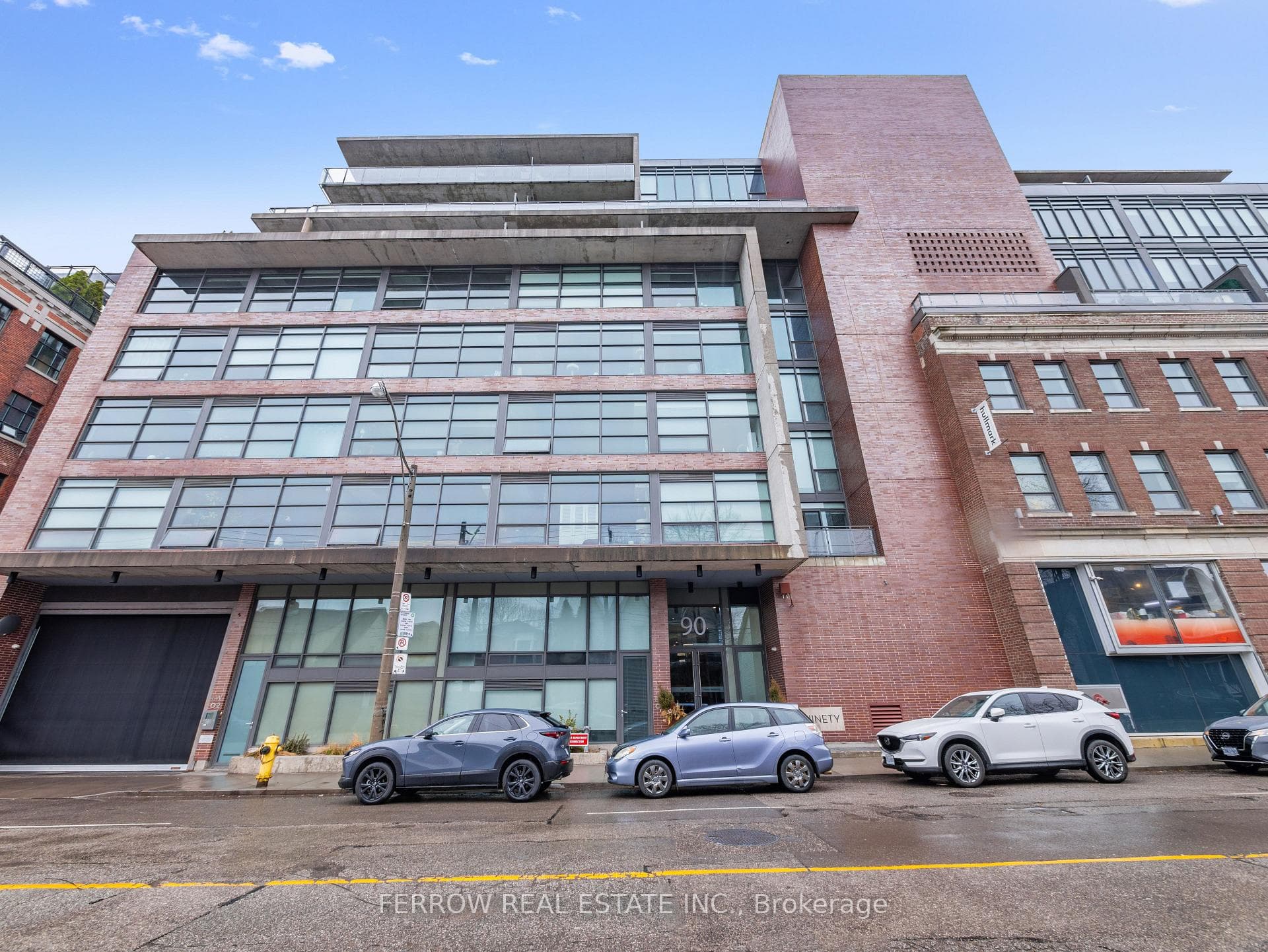 90 Broadview Avenue Unit PH905 photo 34