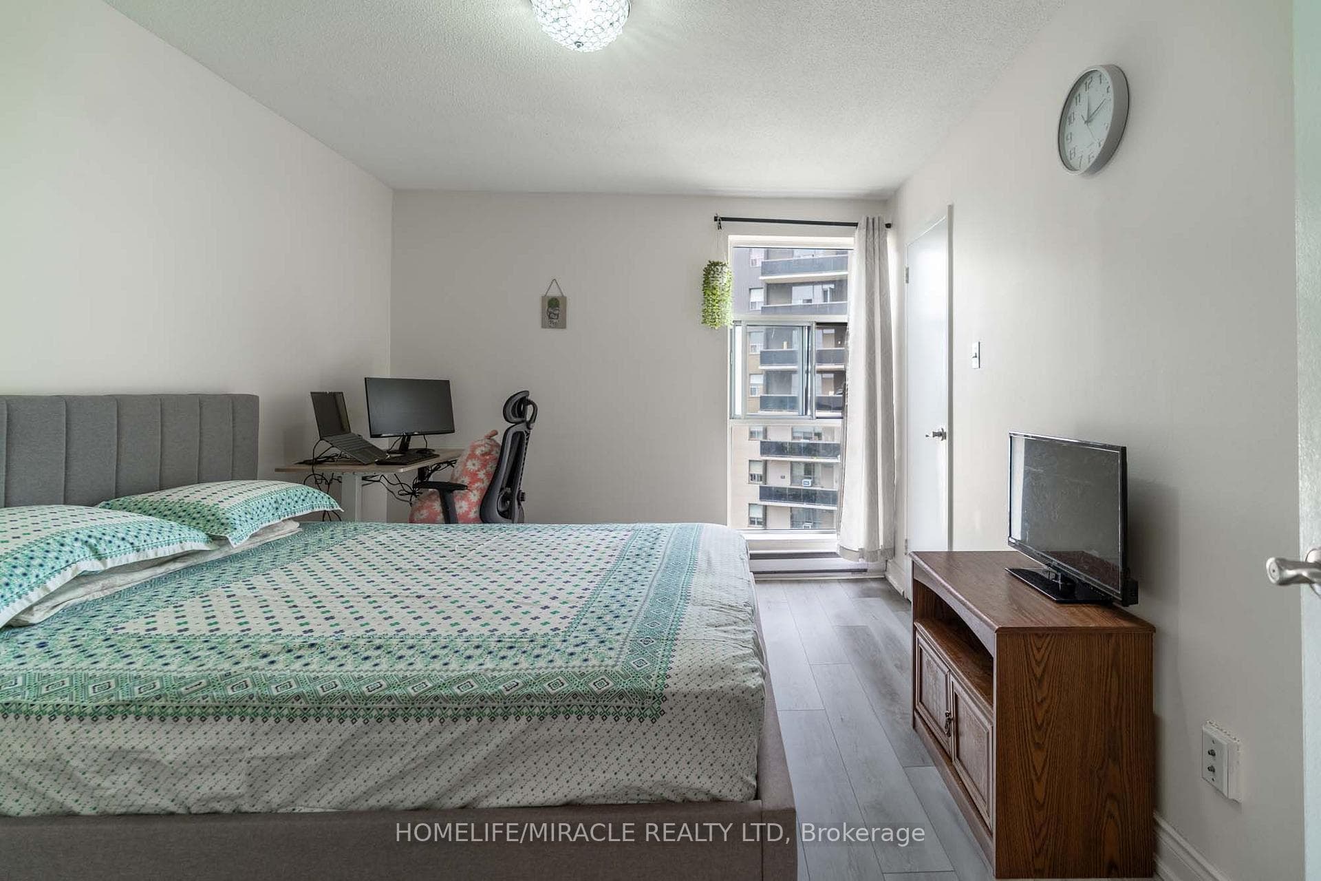 3025 Queen Frederica Drive Unit 807 photo 26