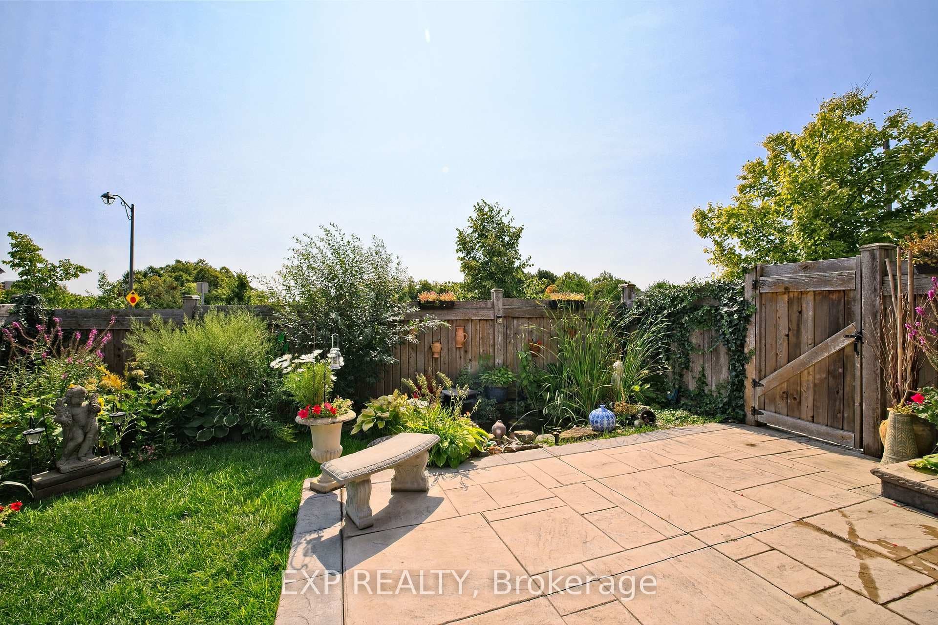 520 Dougall Avenue photo 3