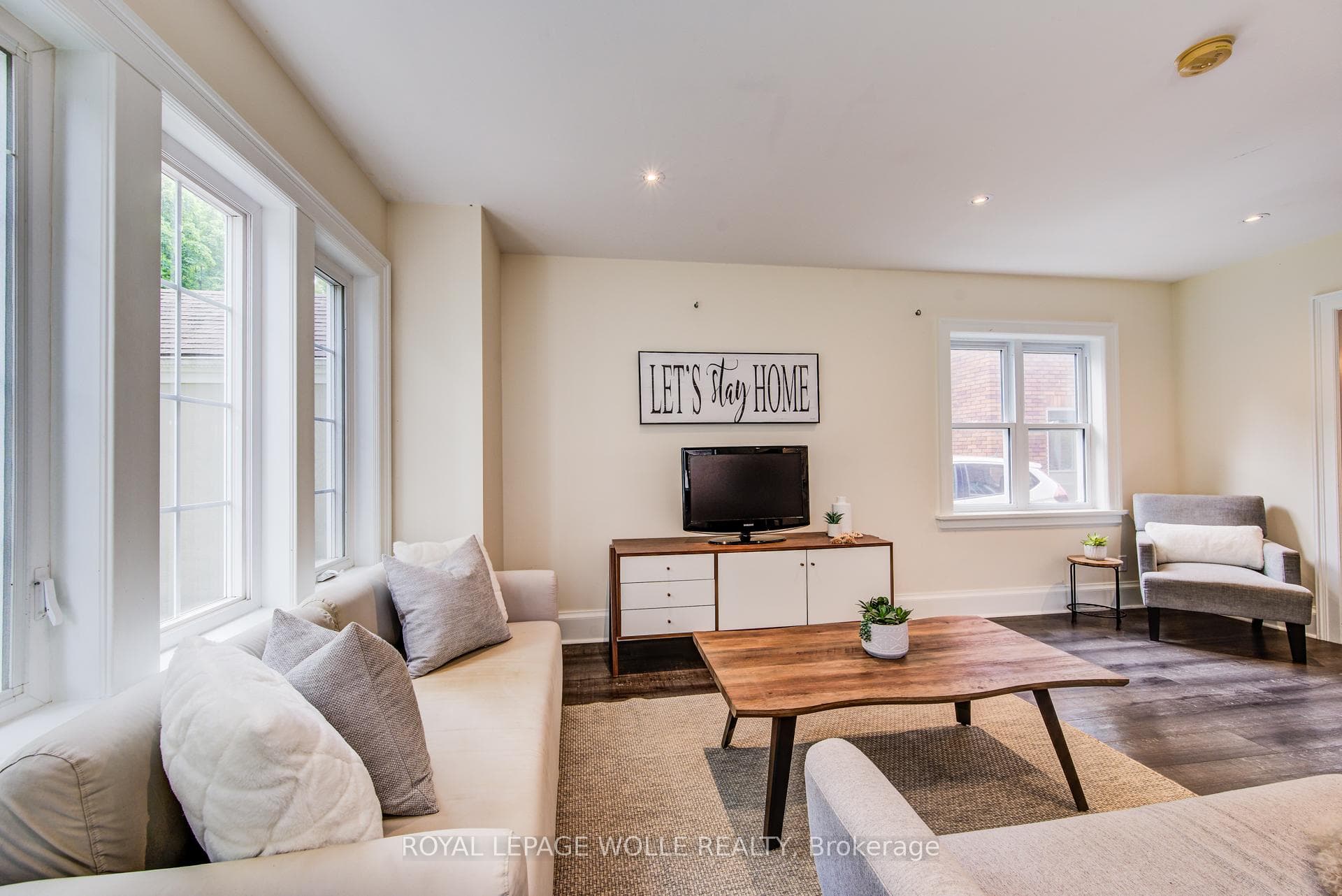 100 Earl Street photo 9