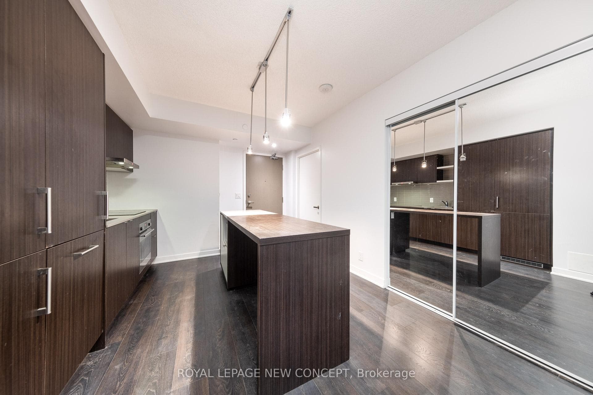 88 Harbour Street Unit 1408 photo 5