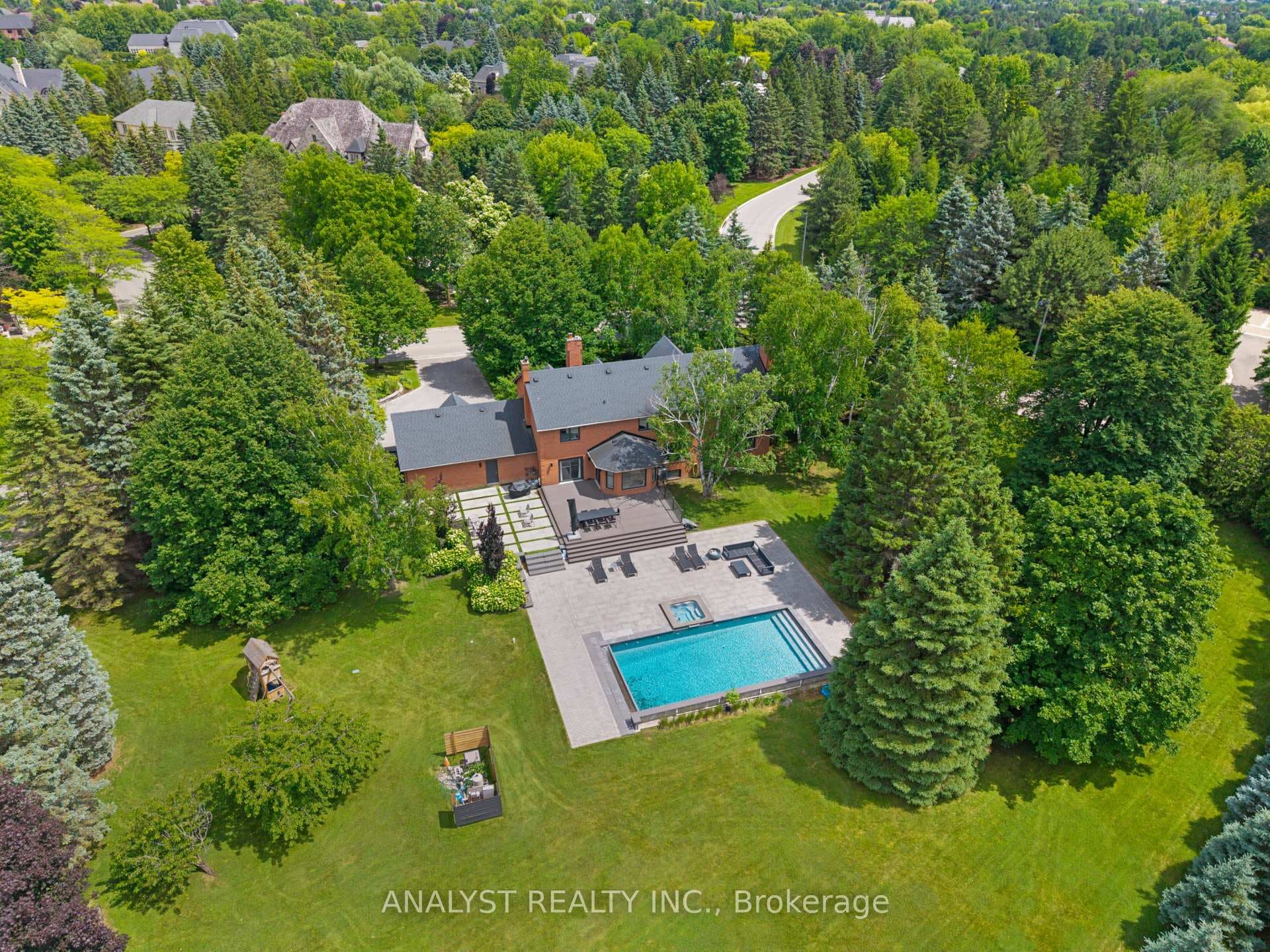 20 Fenyrose Crescent photo 2