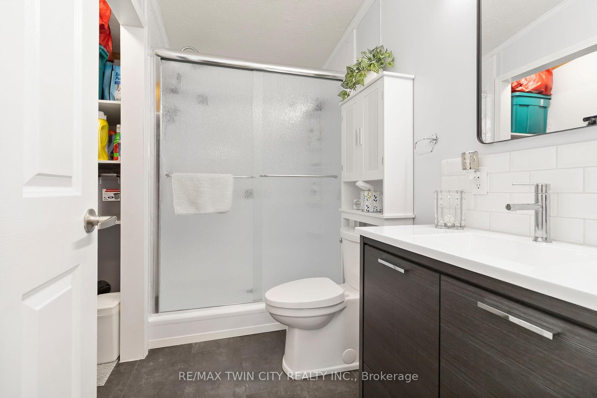 27 Elm Street photo 15