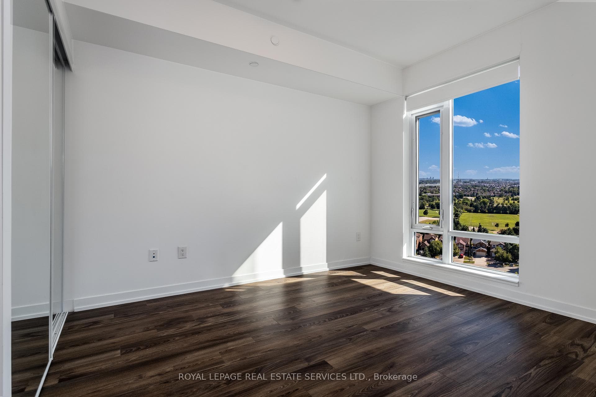 2560 Eglinton Avenue Unit 1507 photo 8