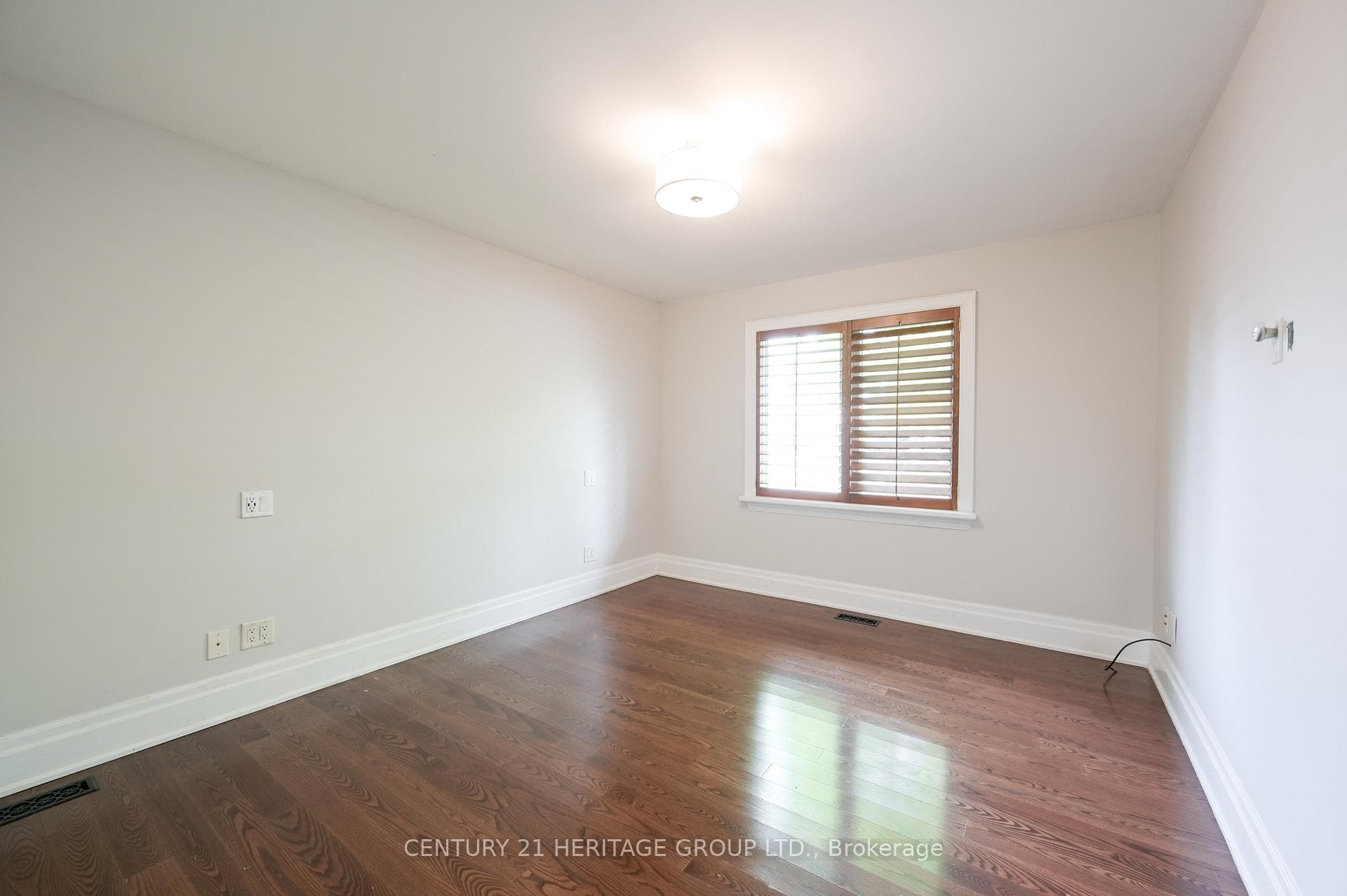 315 Bennet Drive photo 16