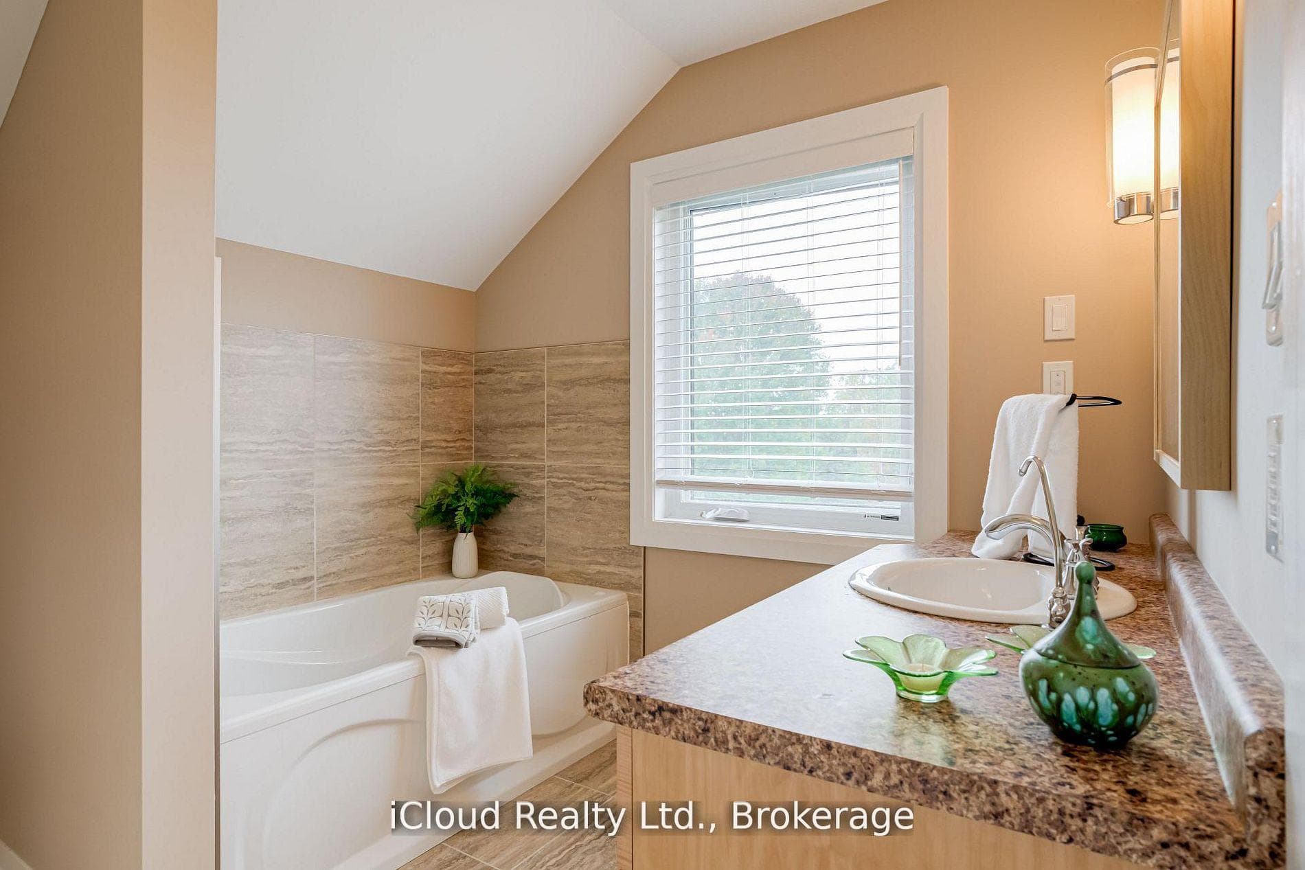 16 Highland Road photo 36