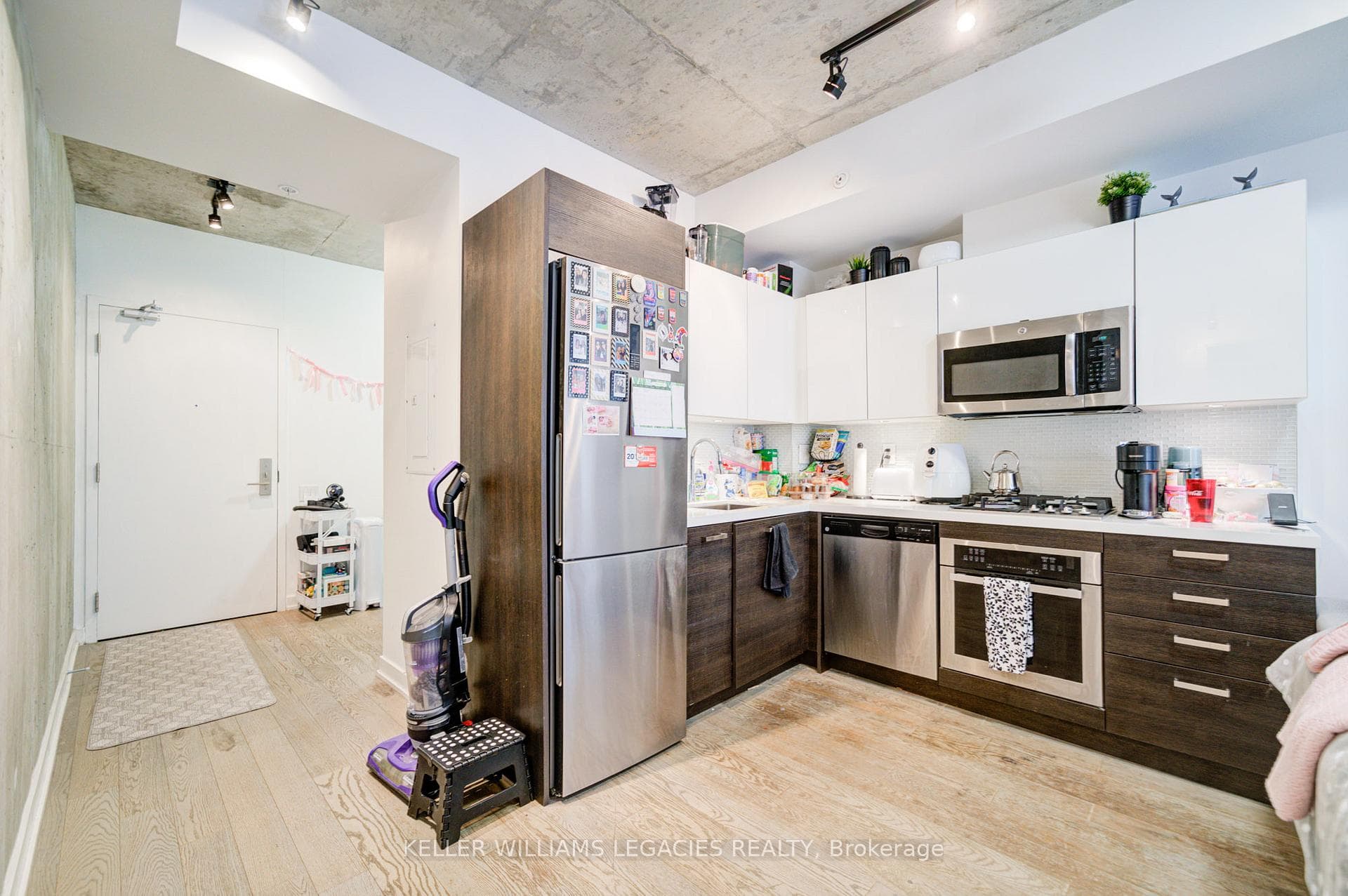 39 Brant Street Unit 420 photo 8