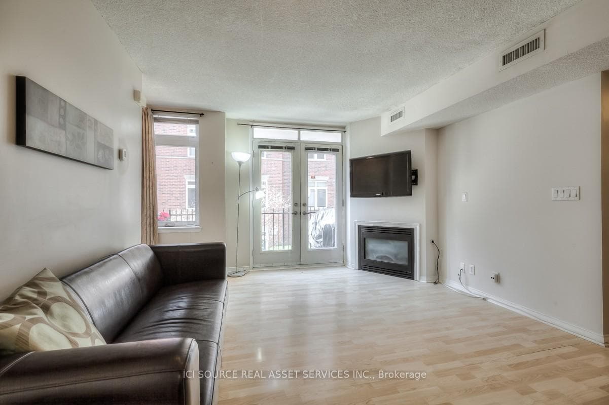 106 Redpath Avenue Unit 18 photo 3