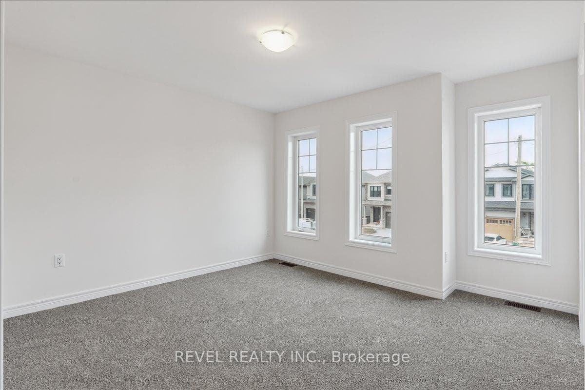 120 Starfire Crescent photo 22