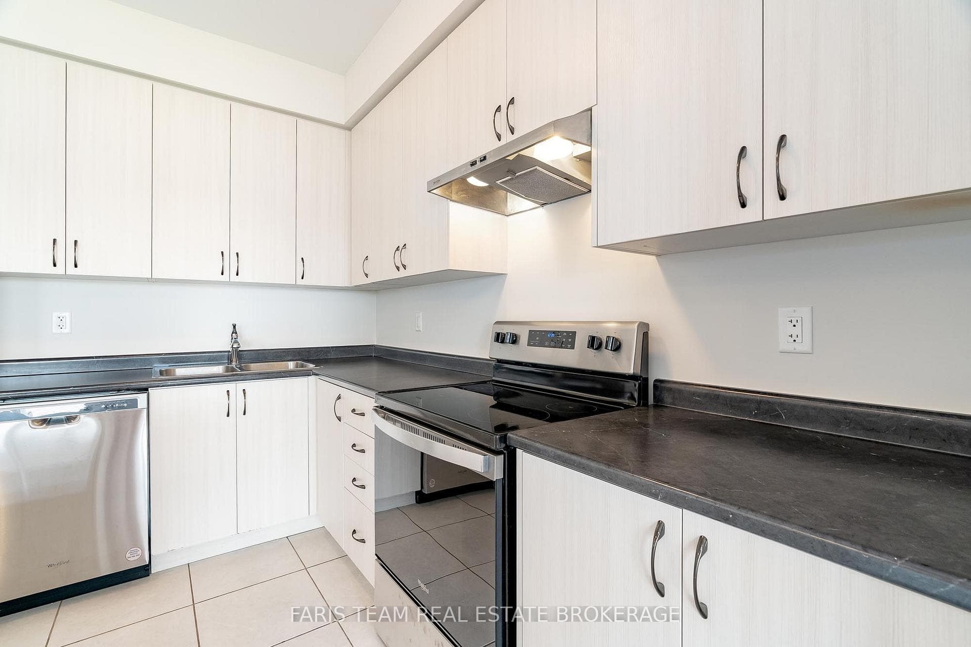 76 Valleybrook Road photo 7