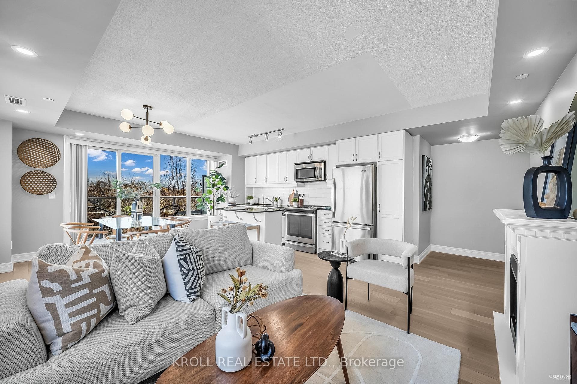 701 Sheppard Avenue Unit 415 photo 4