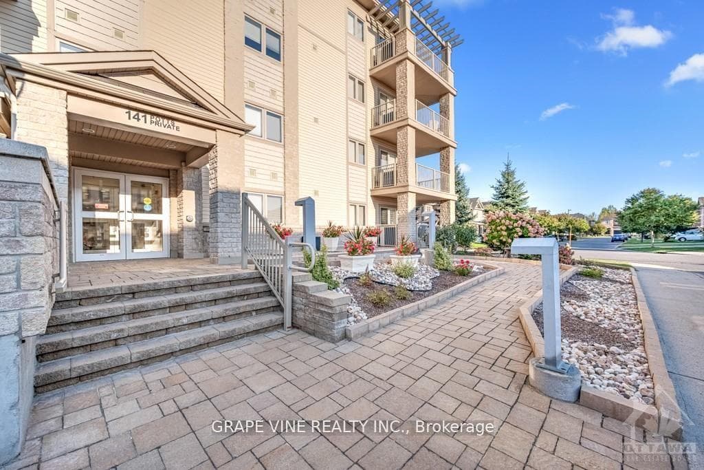 141 POTTS Private N/A Unit 307 photo 3