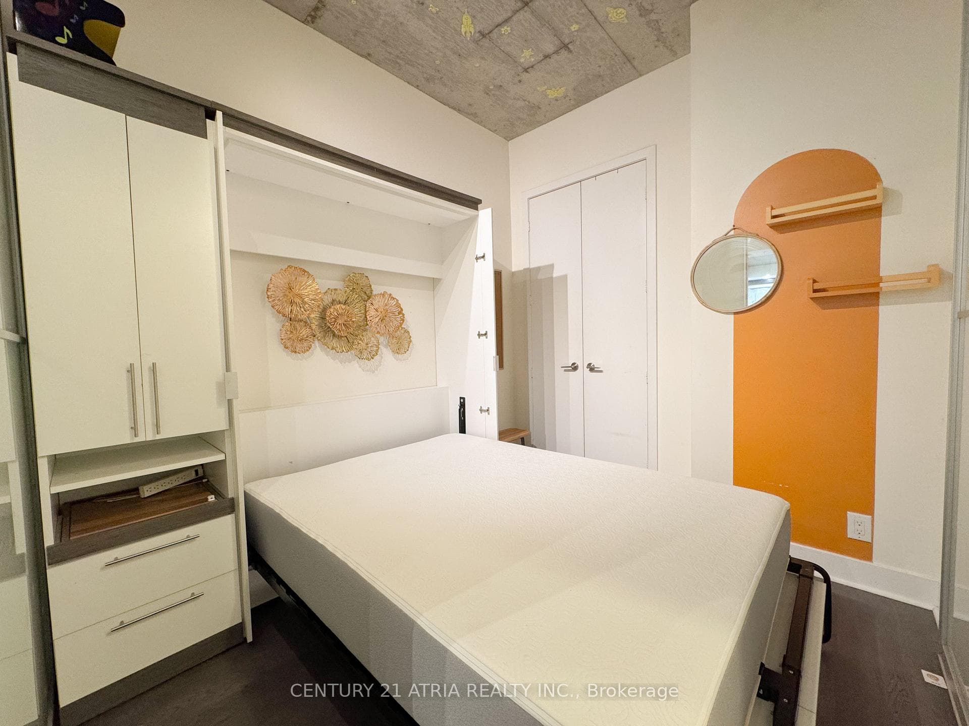 399 Adelaide Street Unit 417 photo 9