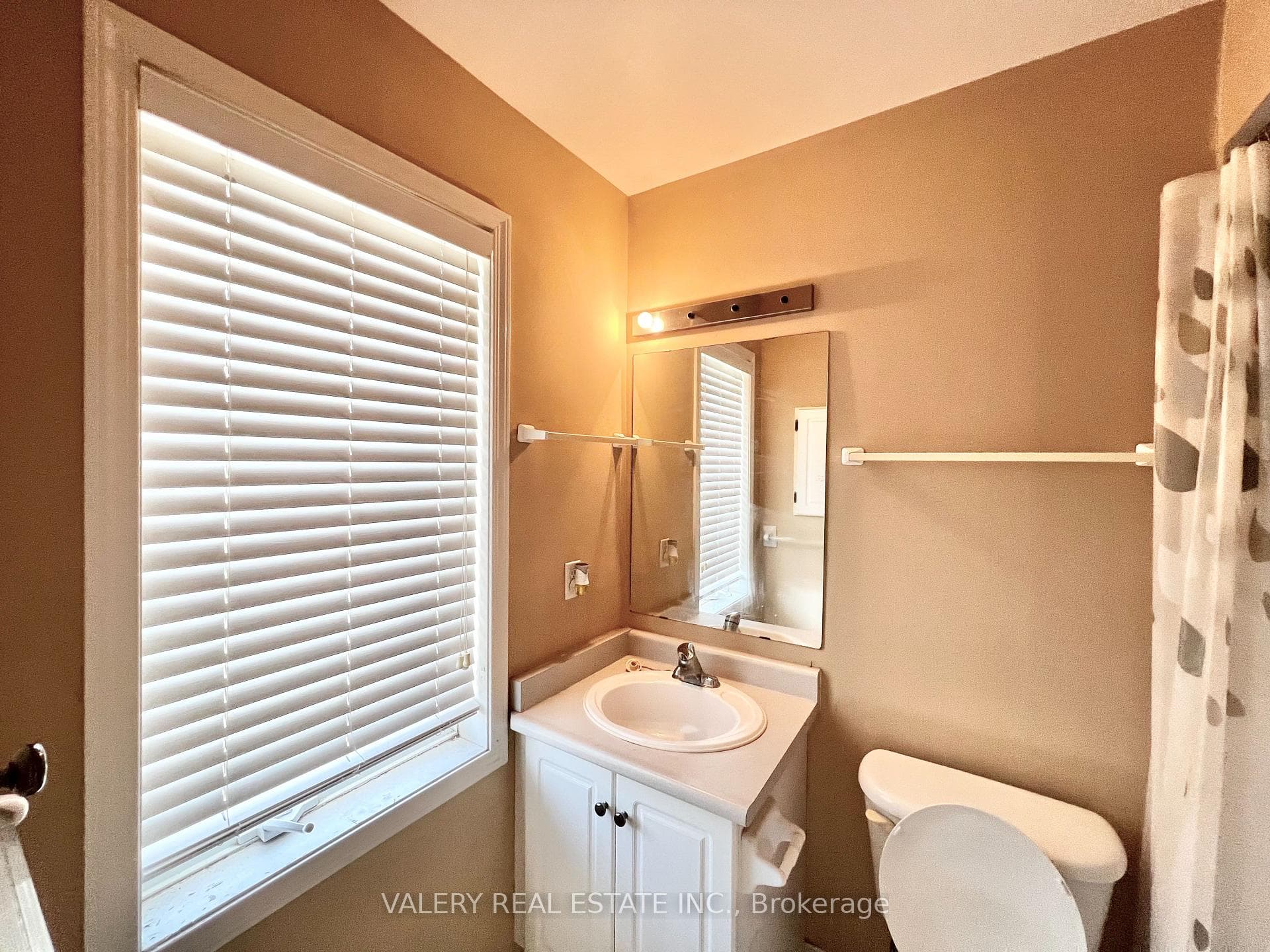 80 Acorn Pl Place Unit 61 photo 17