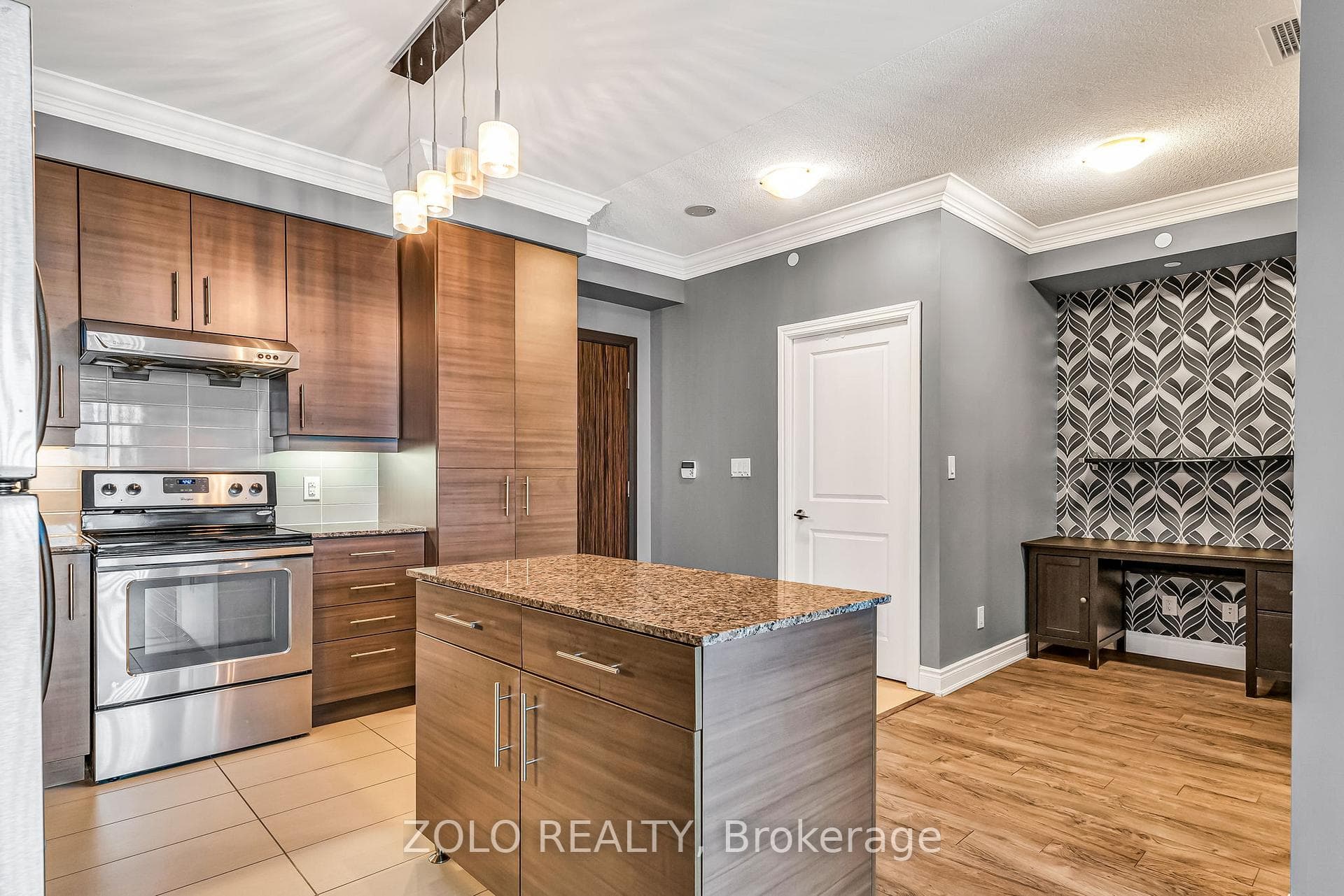 277 South Park Road Unit 1011 photo 13