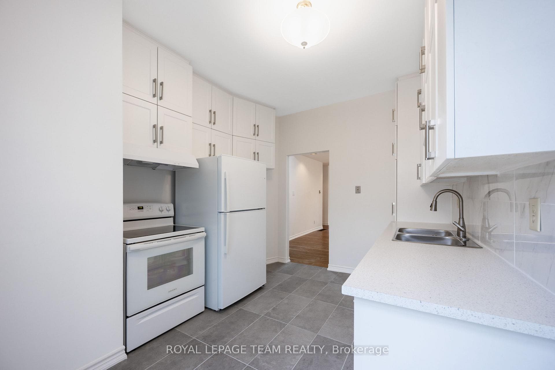301 Somerset Street photo 12