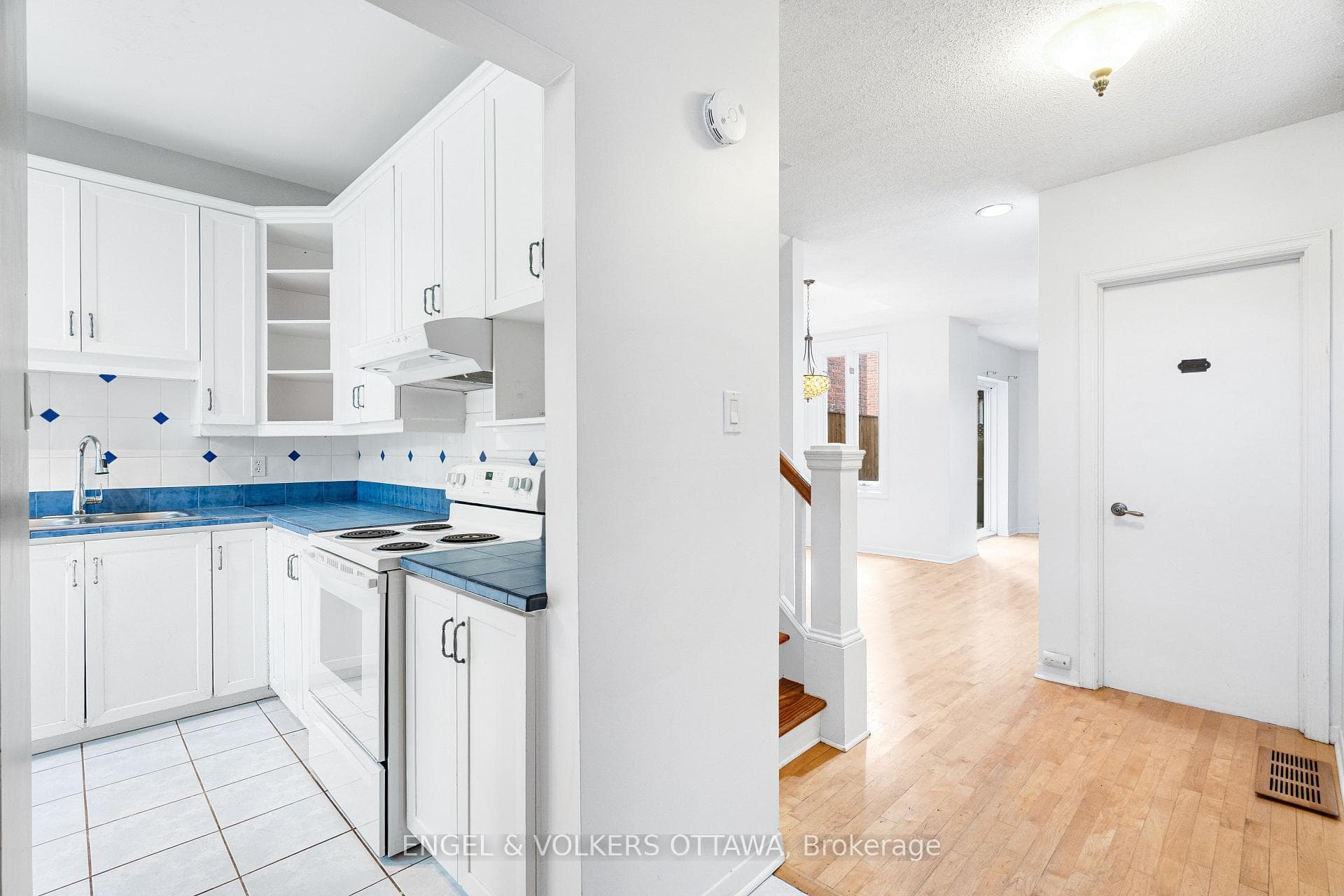 293 Somerset Street photo 13