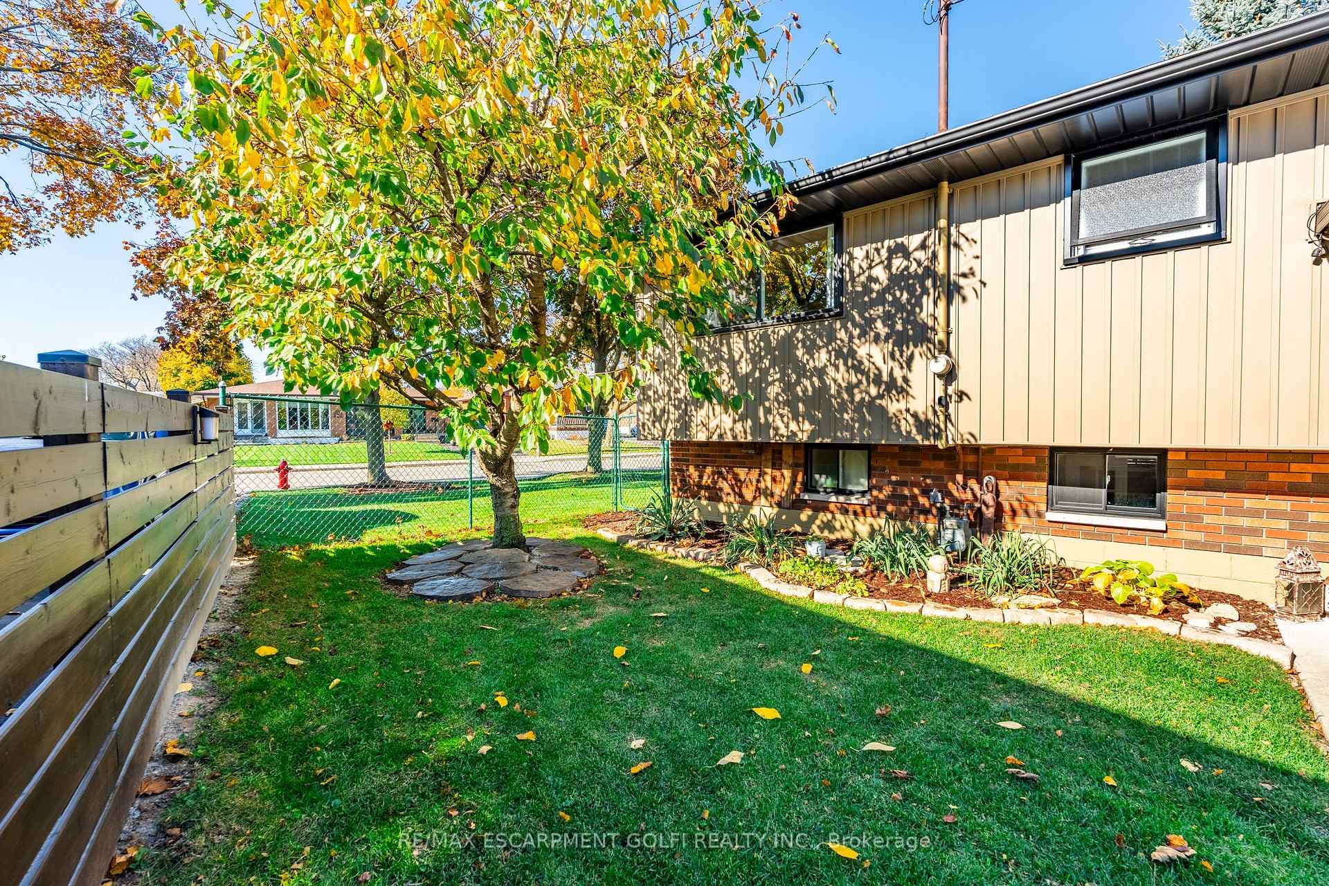 2 Millwood Place photo 36