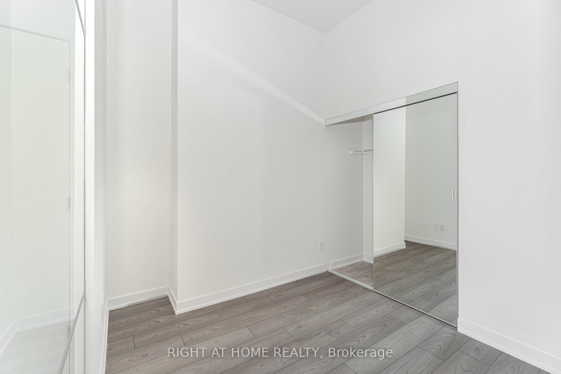 8 Tippet Road Unit 0110 photo 20