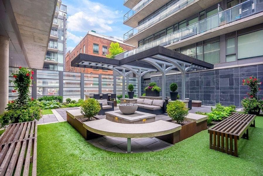 95 Bathurst Street Unit 1401 photo 6