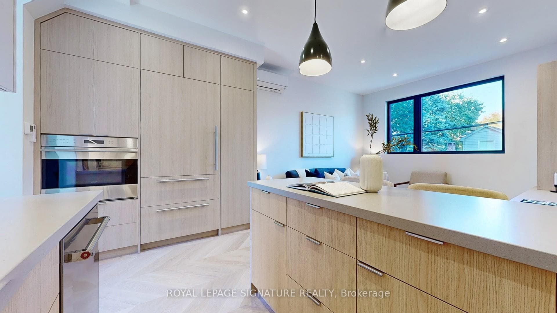 82 Gough Avenue Unit Laneway photo 16