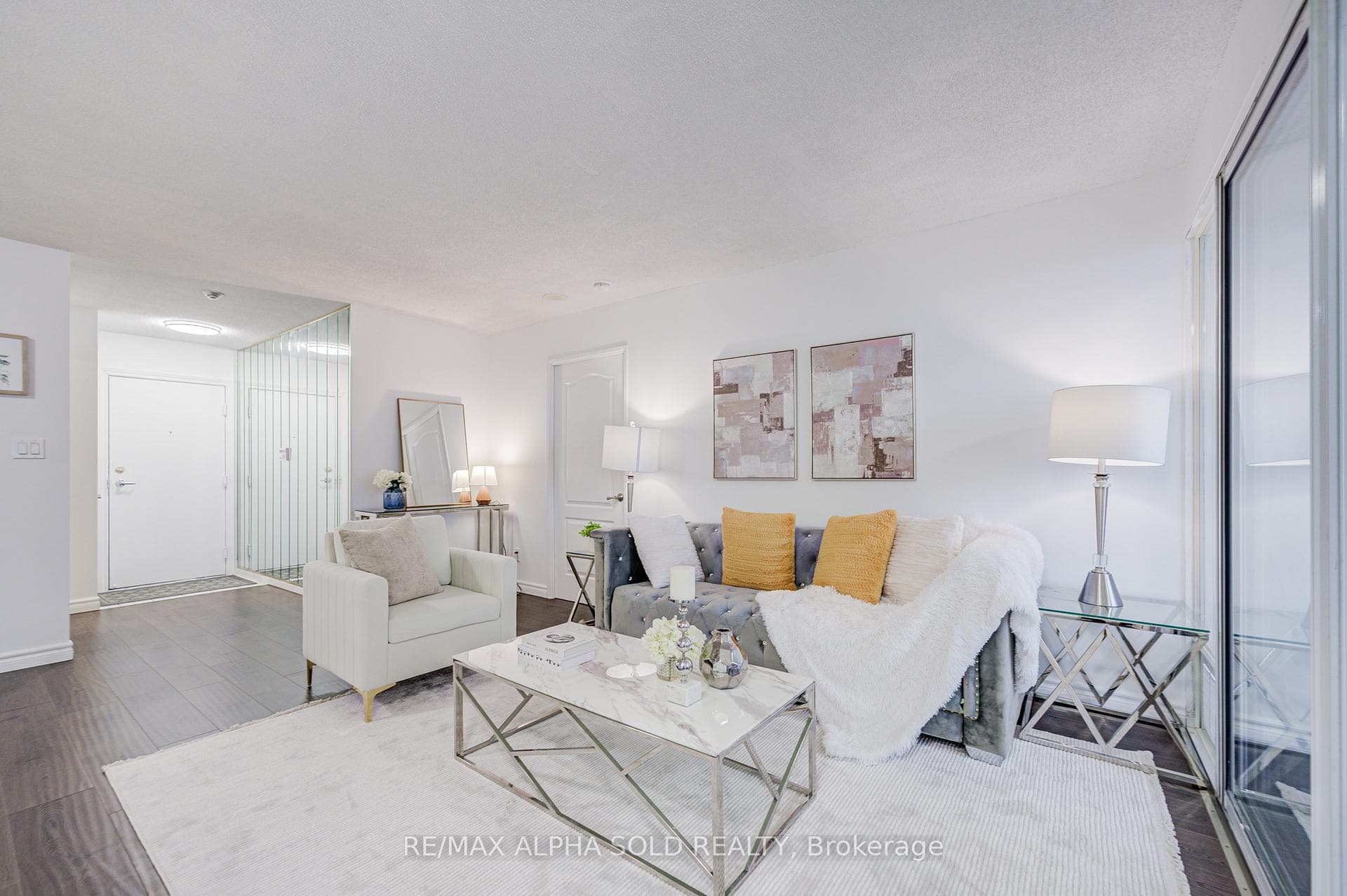 88 Corporate Drive Unit 907 photo 12