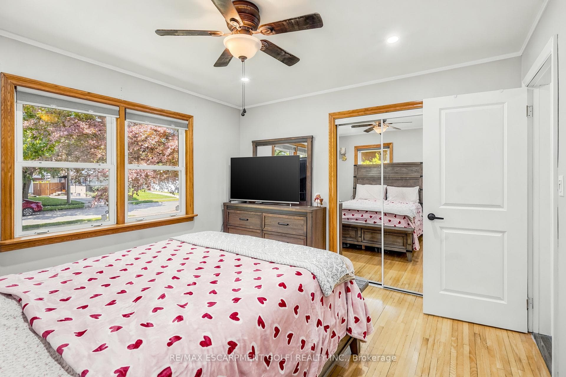 6902 Dell Avenue photo 14