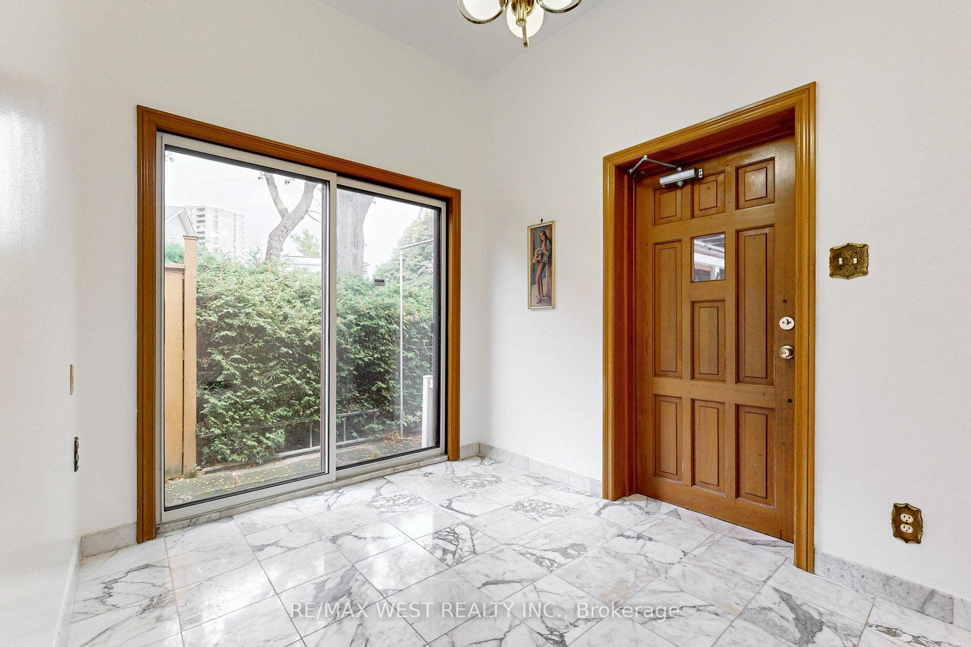 60 Parkchester Road photo 21