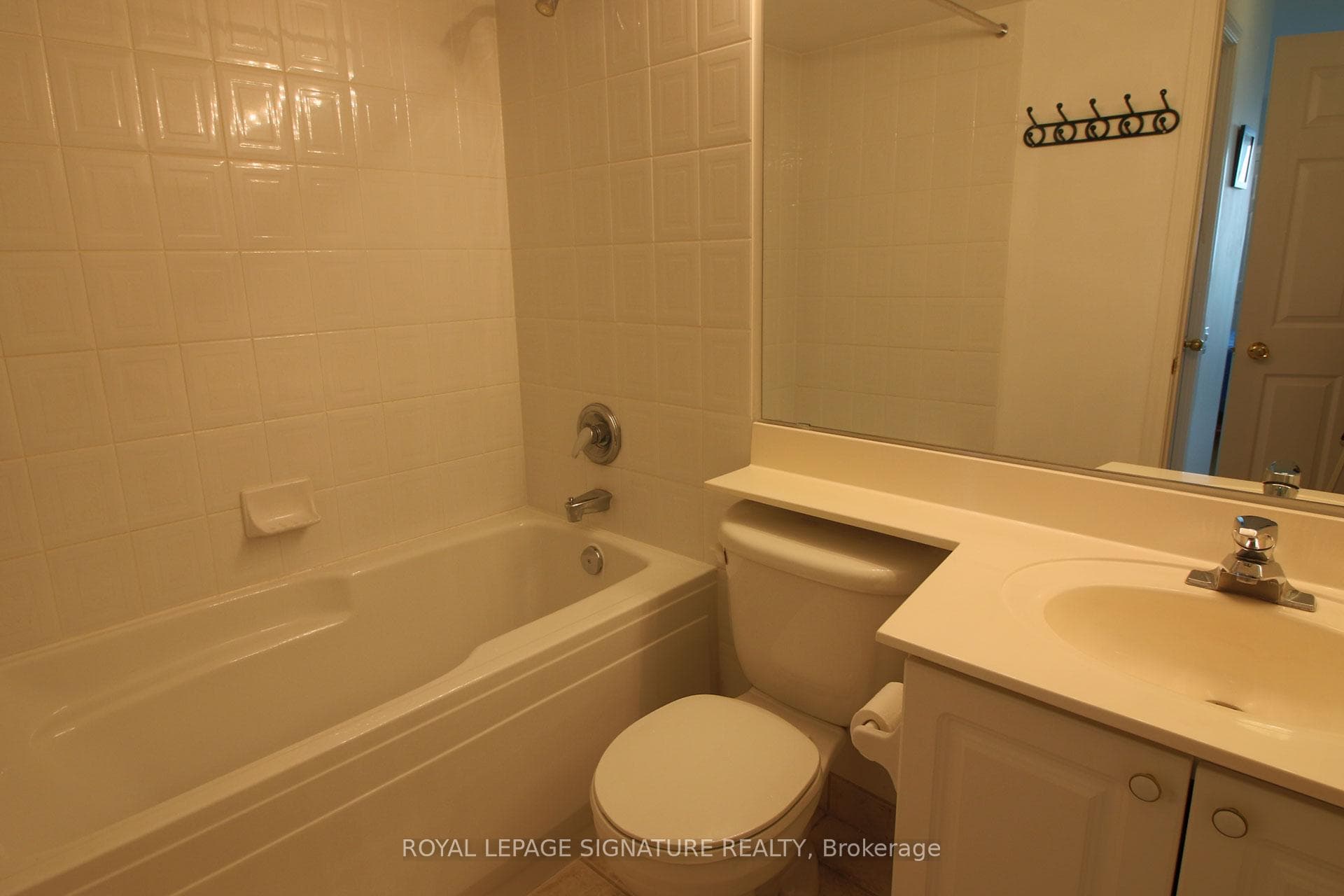8 Hillcrest Avenue Unit 2210 photo 15