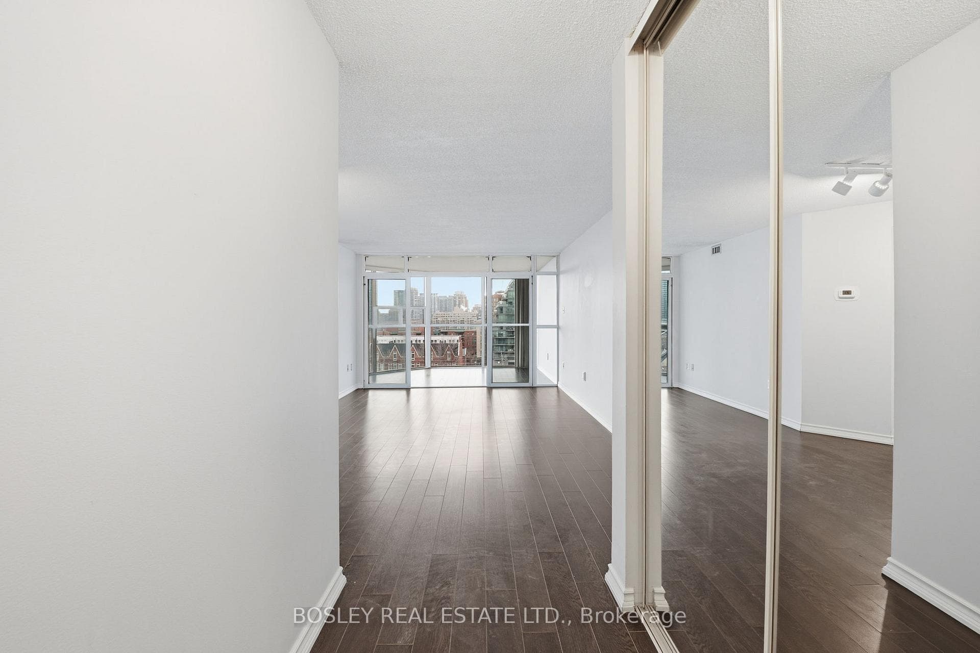 701 King Street Unit 808 photo 7