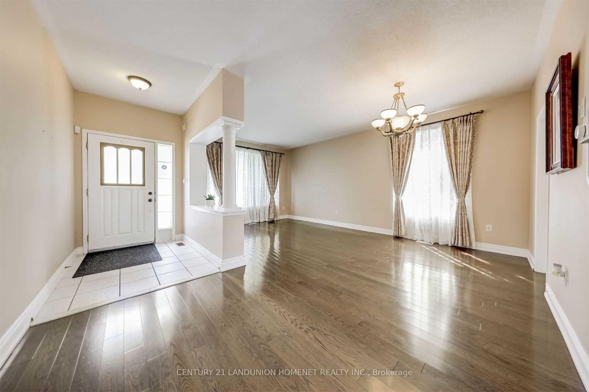 80 Skywood Drive photo 3